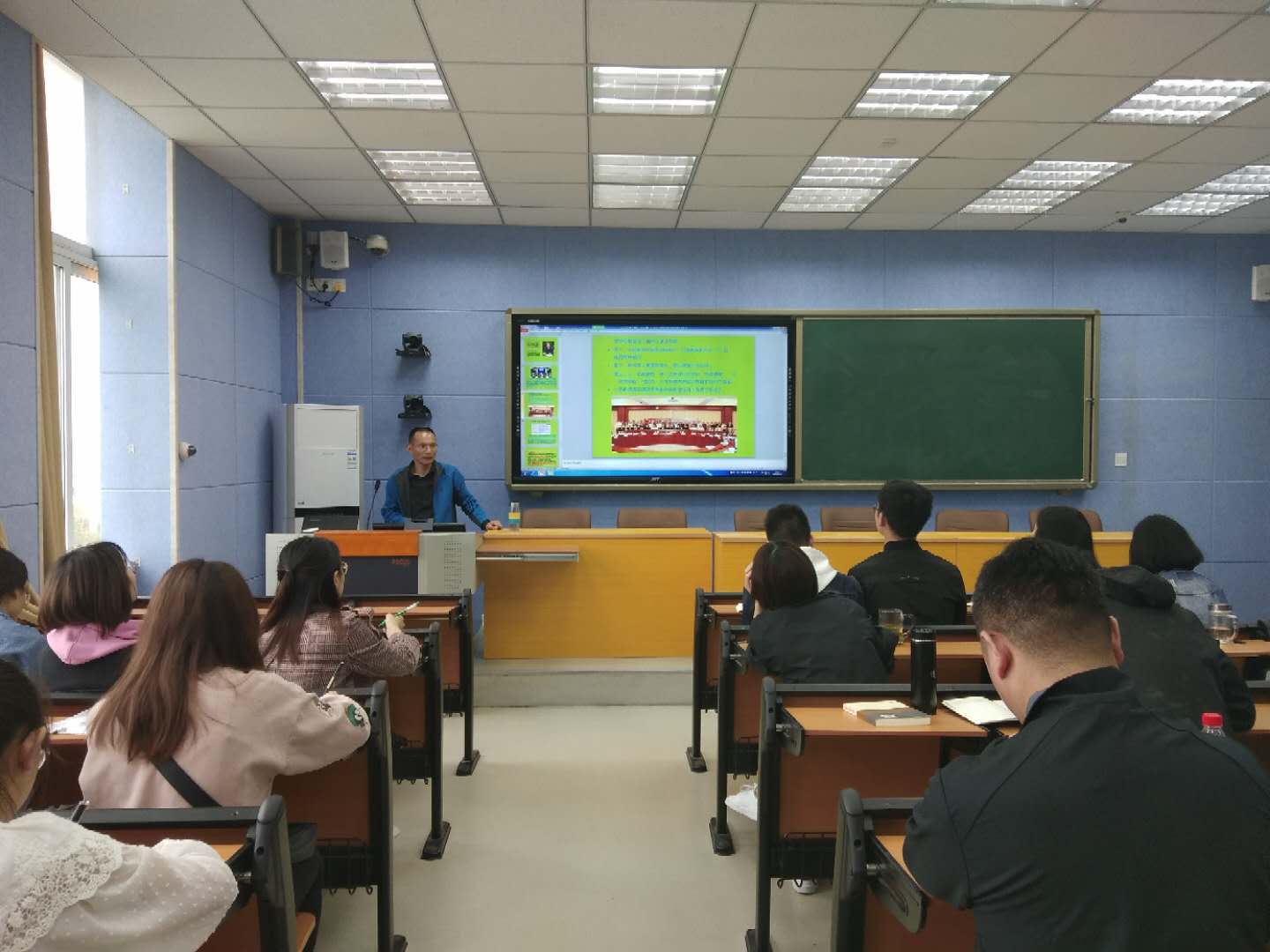 2019042819282263.jpg 叶经理讲党课.JPG